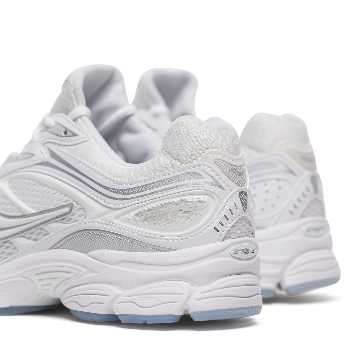 SAUCONY PROGRID OMNI 9 - WHITE