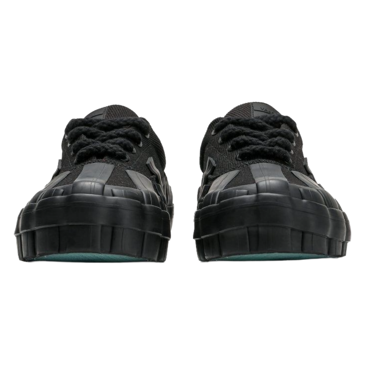 VALABASAS YURATSU 100 TRIPLE BLACK SHOES