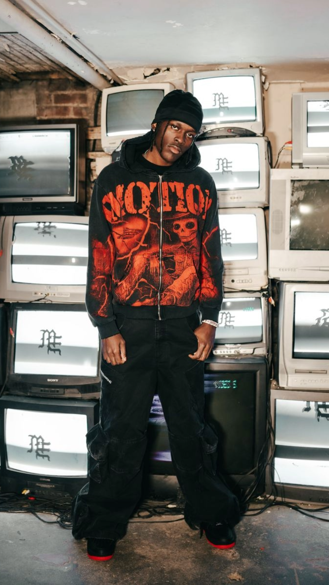ME ACID WASH "DESERTED" HOODIE
