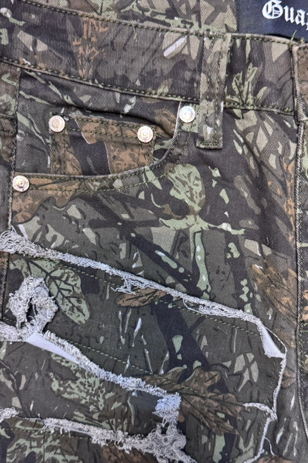 GUAPI CAMO RIPPED STACKED DENIM