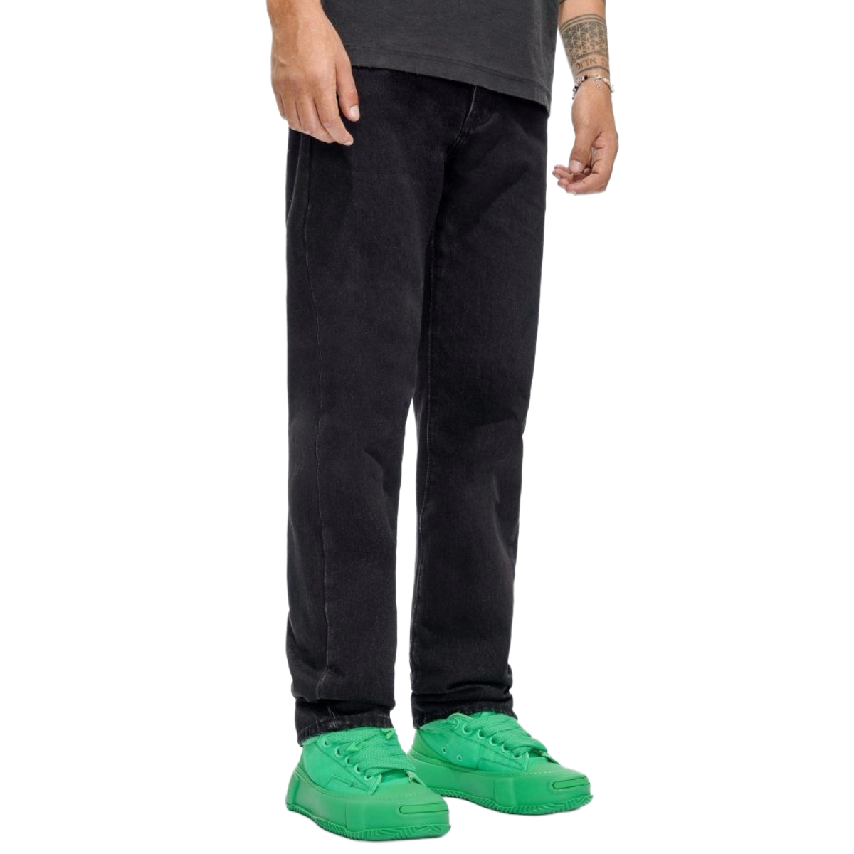 VALABASAS 'DIFFERENT' STRAIGHT DENIM (BLK)