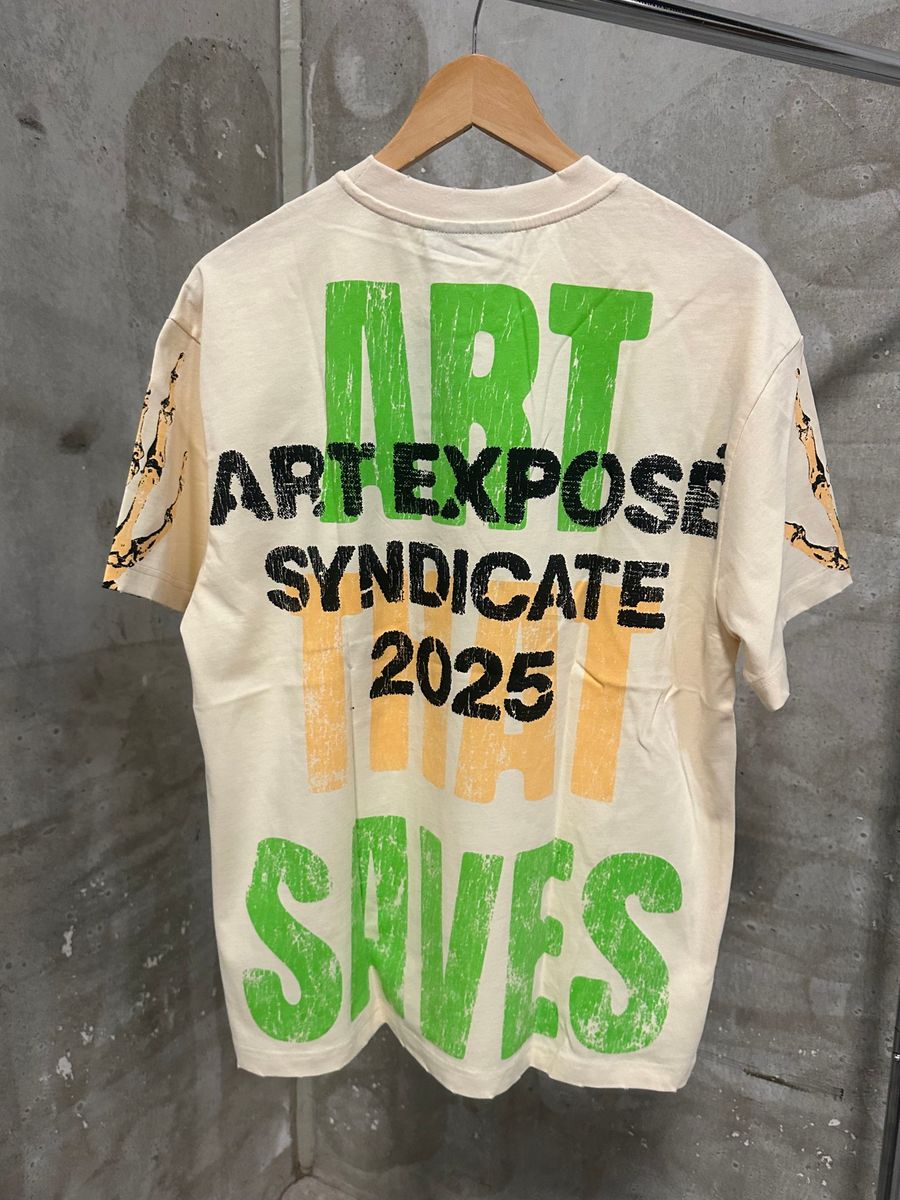 SYNDICATE 'ART EXPOSE' TEE - BONE