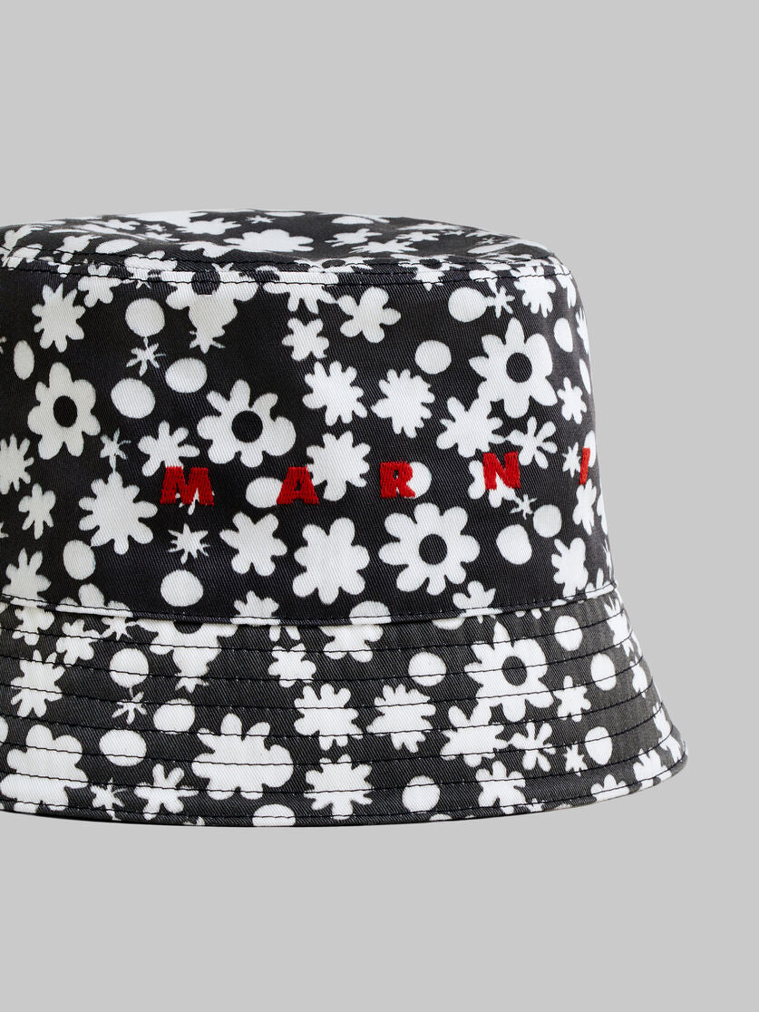 MARNI BUCKET HAT WITH BLACK AND WHITE POP FIELDS MOTIF