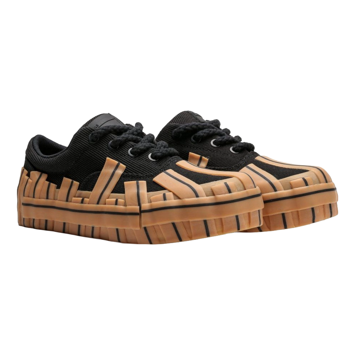 VALABASAS YURATSU 100 BLACK GUM SHOES