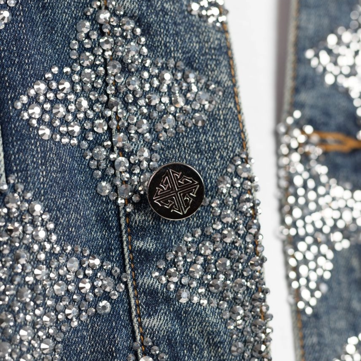 GUAPI VINTAGE BLUE EMBELLISHED DENIM JACKET