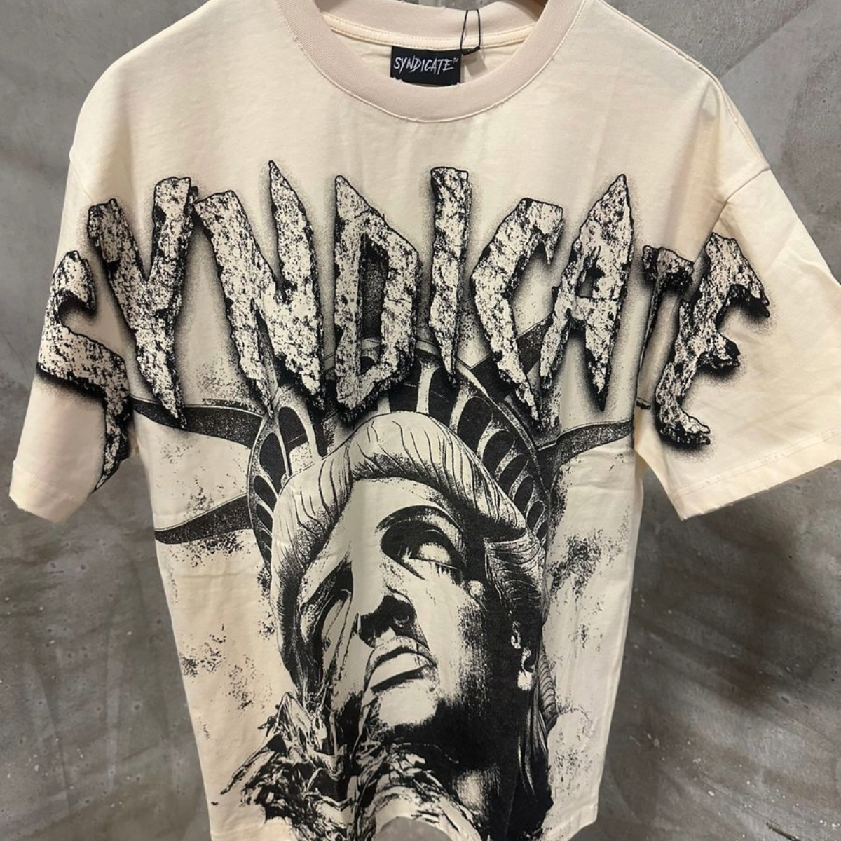 SYNDICATE 'NO JUSTICE' TEE - CREAM