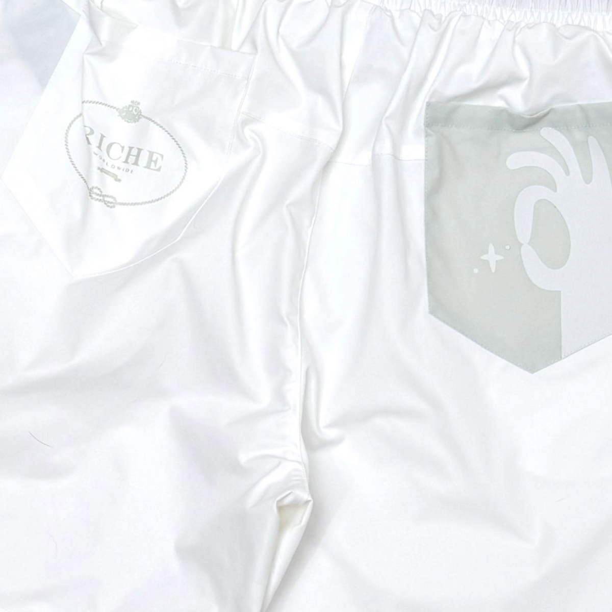 VR 'TRIBAL' SHORTS - WHITE