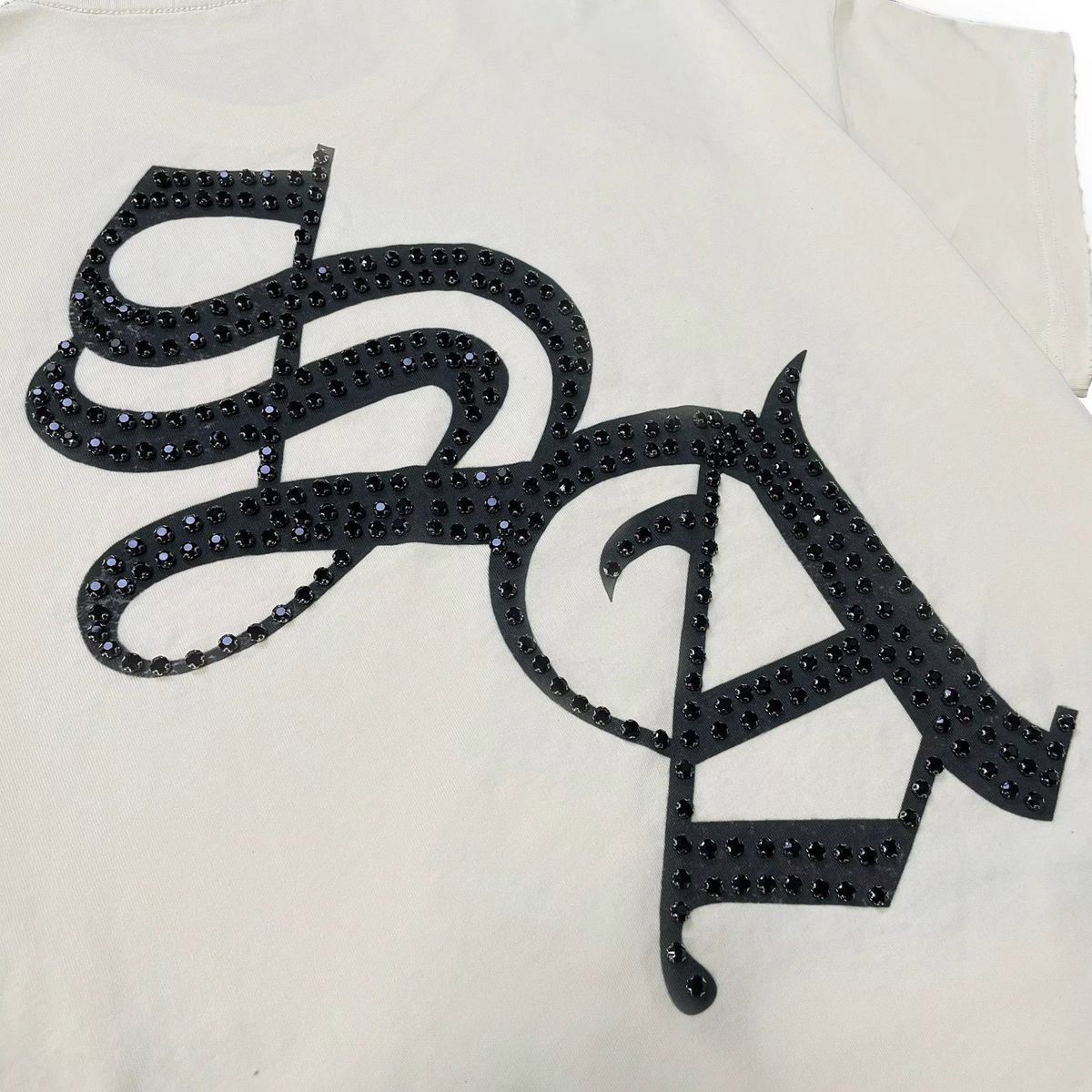 SDA 'NO STYLIST' SS TEE (CRM)