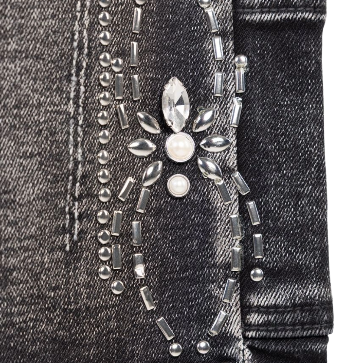 GUAPI 'OBSIDIAN' SPIDER DENIM SHORTS (BLK)