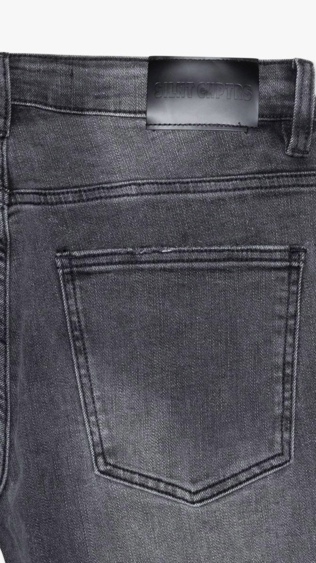 SC "CHPTRS. STACKED" BLACK/GREY