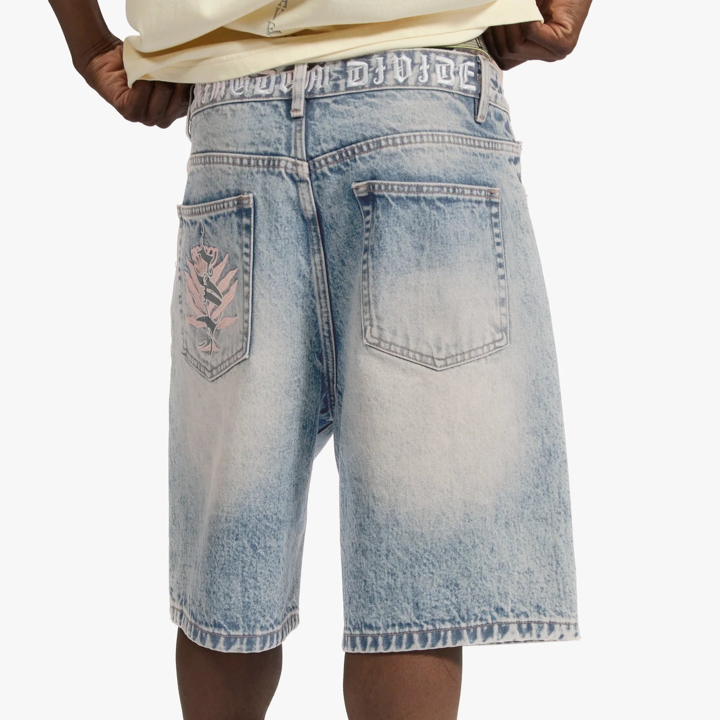 SH "HEAVENS GATE" SHORTS (LIGHT WASH)